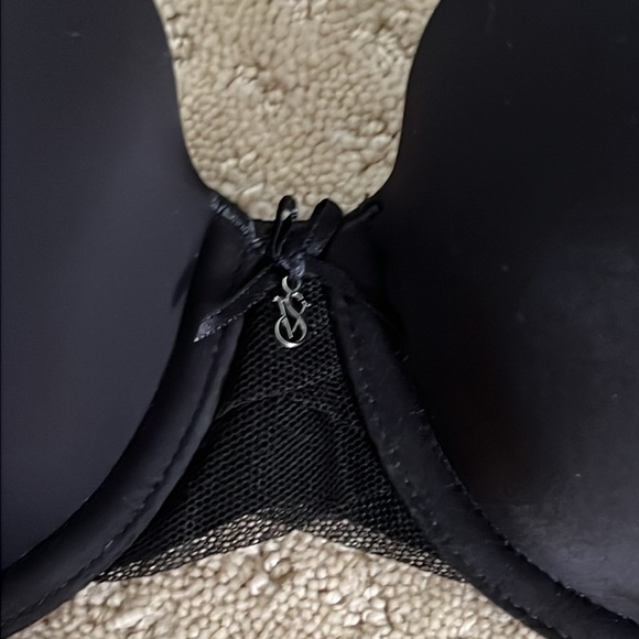 Victoria’s Secret black strapless bra with black and clear removable straps 32C - Picture 2 of 4
